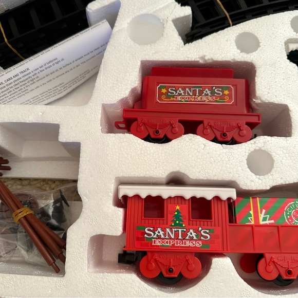 Eztec 29 piece Christmas train set - Picture 3 of 7